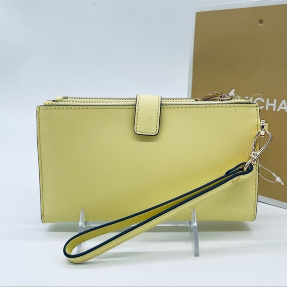 MICHAEL KORS
 Leather Smartphone Wallet - Picture 8 of 9